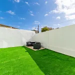 Ajuda Charm Apartment With Garden