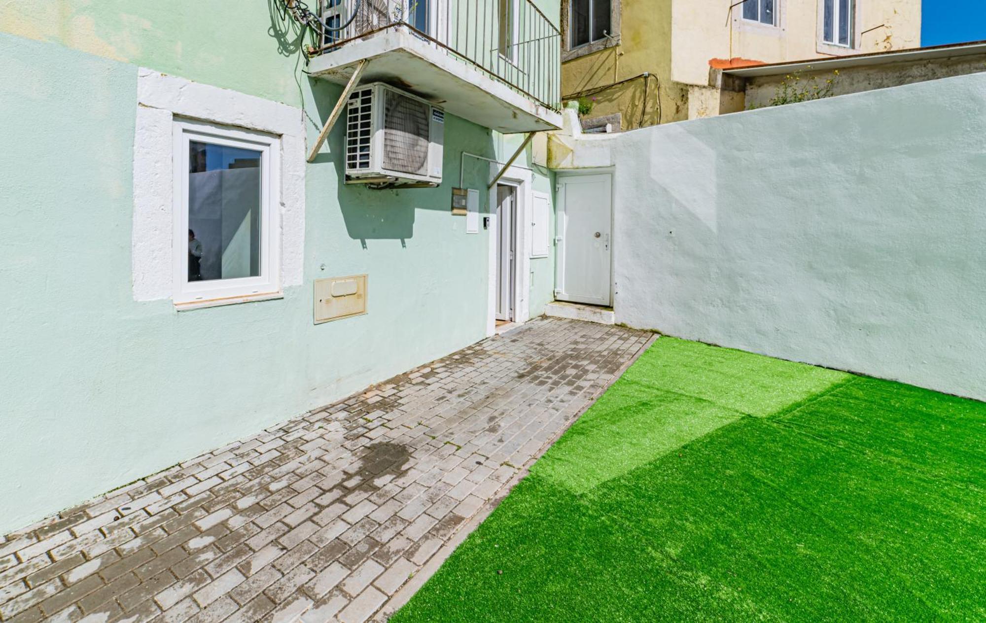 Ajuda Charm With Garden Apartment Lissabon